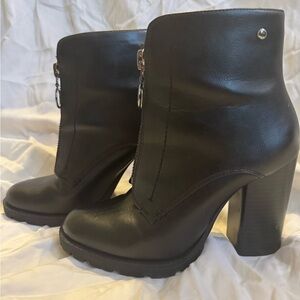 Simply Vera Wang Black Heeled Boots